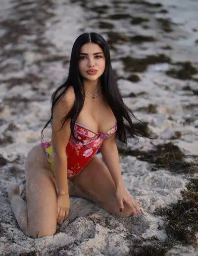 Paula Suarez gallery 8